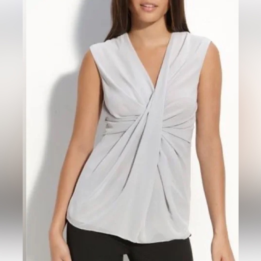 Beautiful, elegant Michael Kors Silver Gray Sleeveless Top. Women’s Size: P/M.